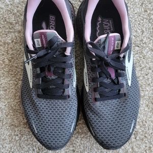 Womens Brooks running shoes size 9